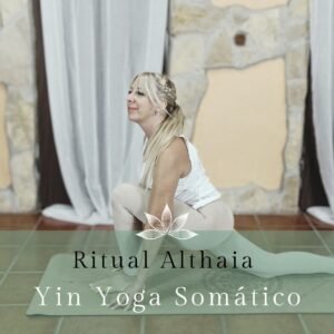 Marya Vázquez en yin yoga althaia con el método althaia, liberando tensiones físicas y emocionales