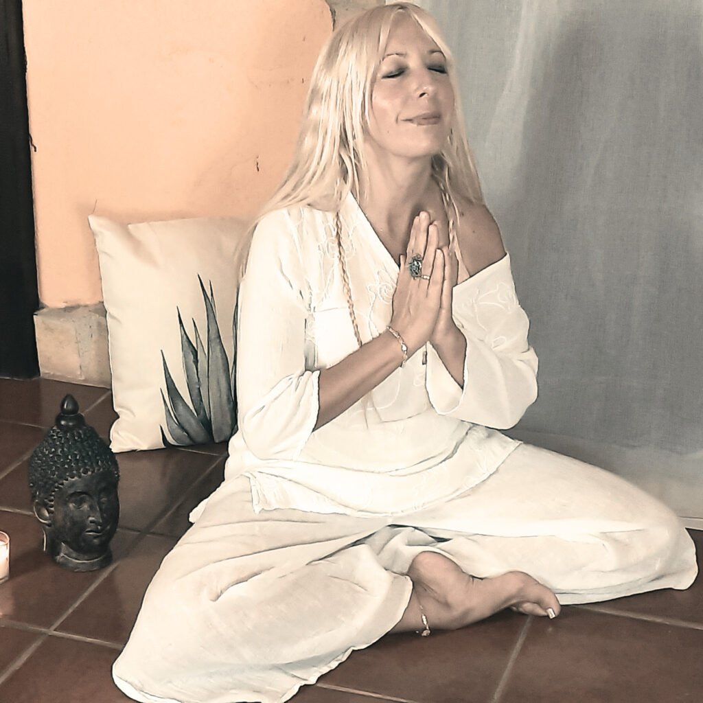 Marya Vázquez en el ritual de meditación somática en yin  yoga Althaia